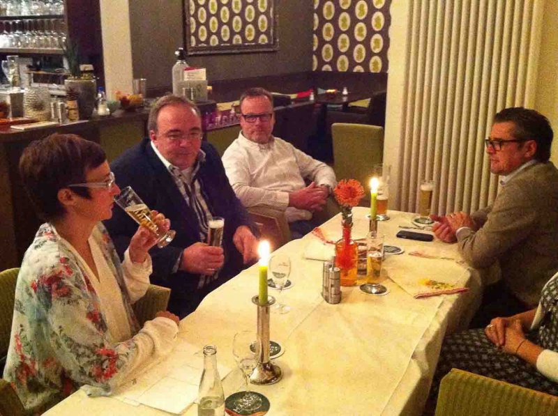 Catrin Knappert, Hauptmann Andreas Höver (2. Sektion), Sven Bornemann (Rekrut 2016) und Ralf Jödicke (3. Sektion) Catrin Knappert, Hauptmann Andreas Höver (2. Sektion), Sven Bornemann (Rekrut 2016) und Ralf Jödicke (3. Sektion)