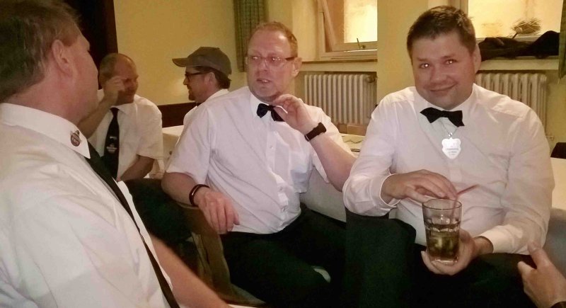 Schützenbruder Gugel und Schützenführer Christian Suchan zeigen sich zufrieden mit der Veranstaltung Schützenbruder Gugel und Schützenführer Christian Suchan zeigen sich zufrieden mit der Veranstaltung